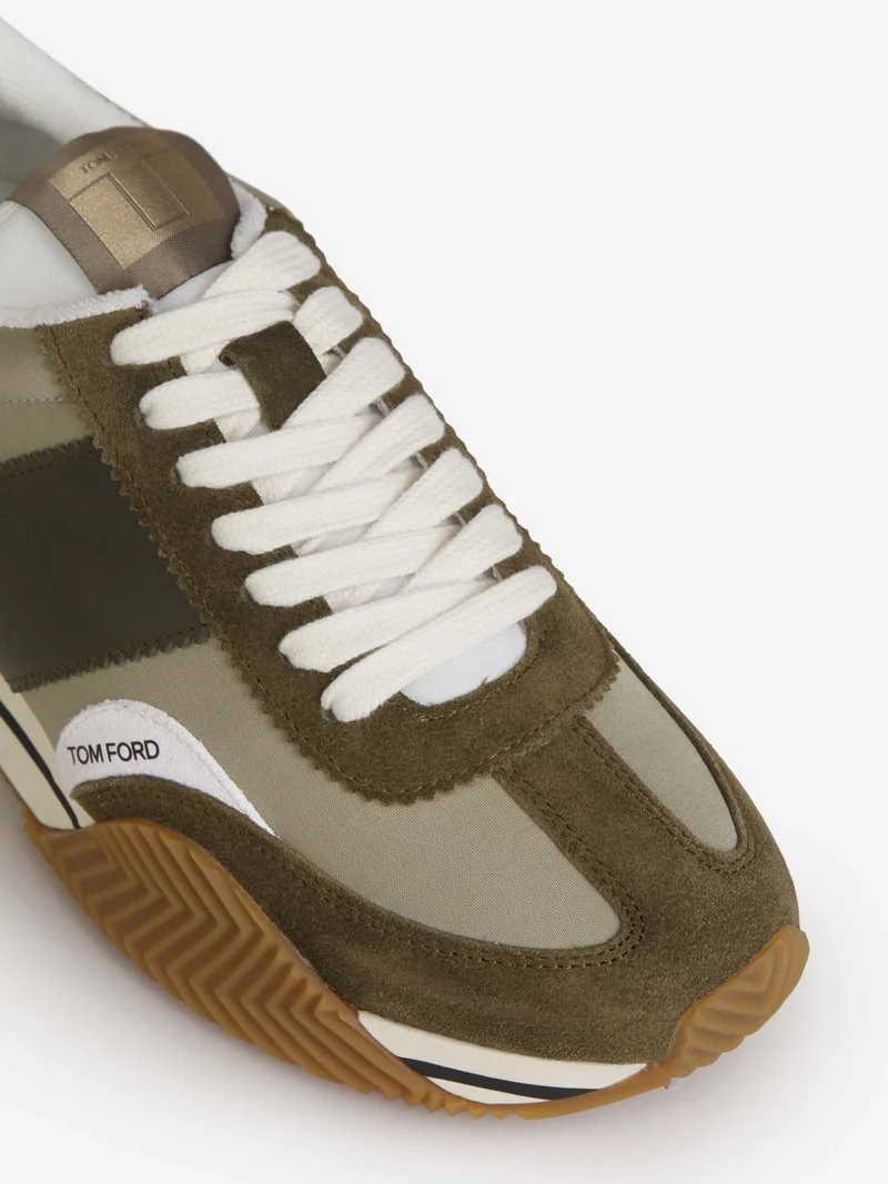 Sneakers James