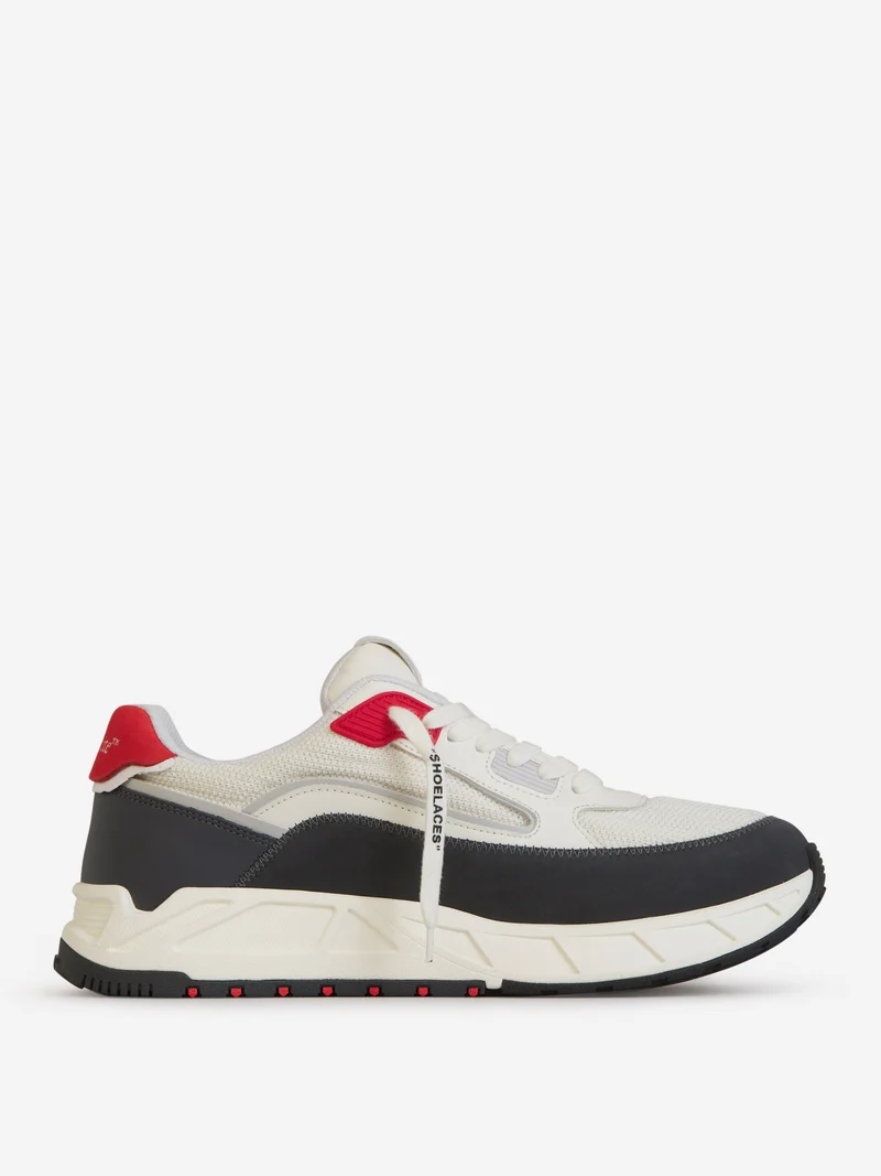 Sneakers Kick Off