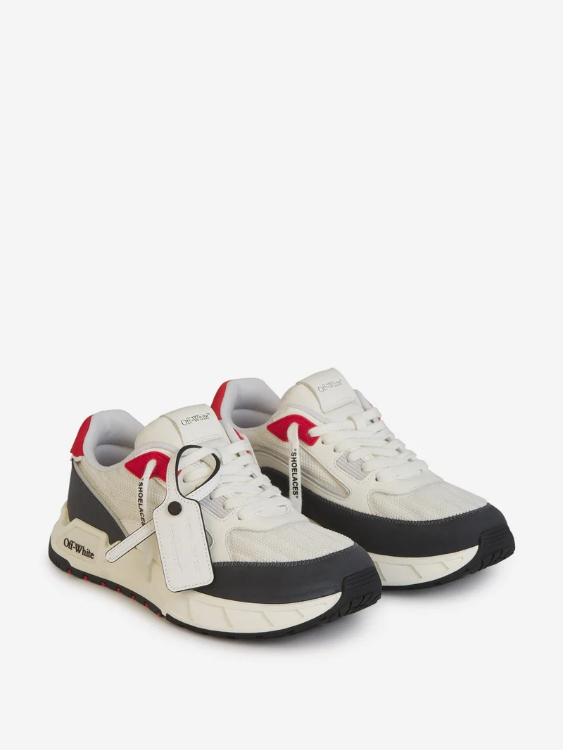 Sneakers Kick Off