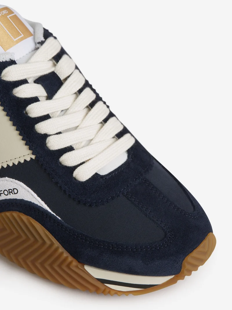 Sneakers James