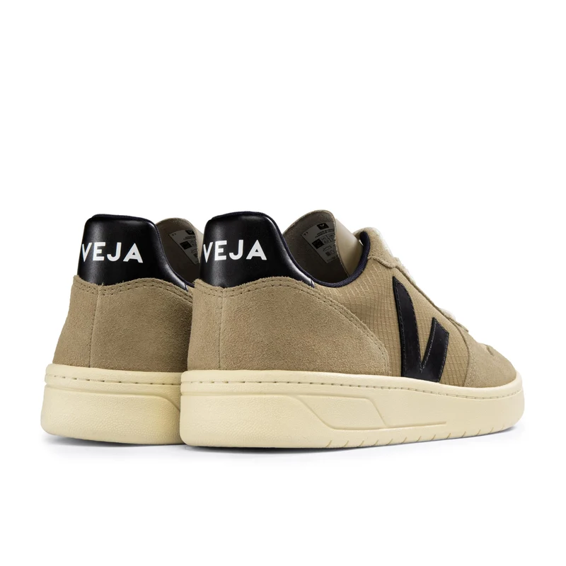 Deportiva dune/negro V10 Veja