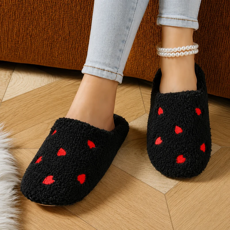 Miomu Pantuflas Negras con Corazones, Sueños de Felpa