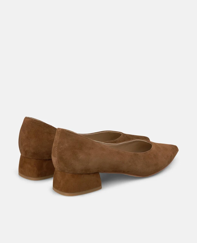 ZAPATO DE PUNTA EN PIEL