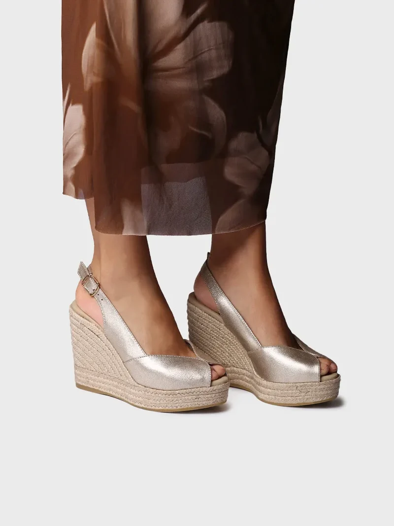 Alpargata peep toe alta de mujer en piel con cuña | OPRAH