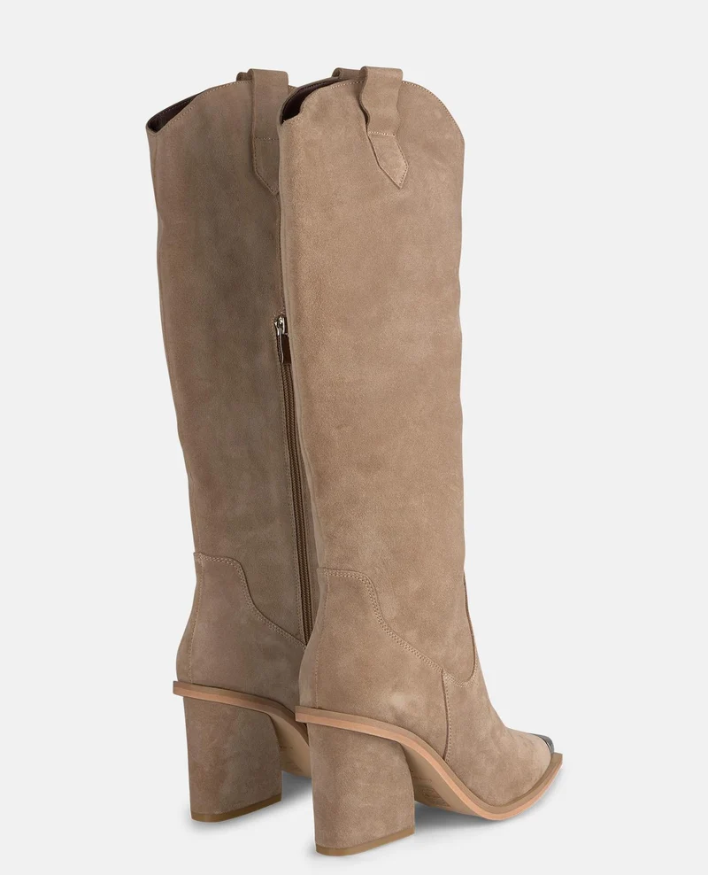 BOTA TACÓN CON TEXTURA