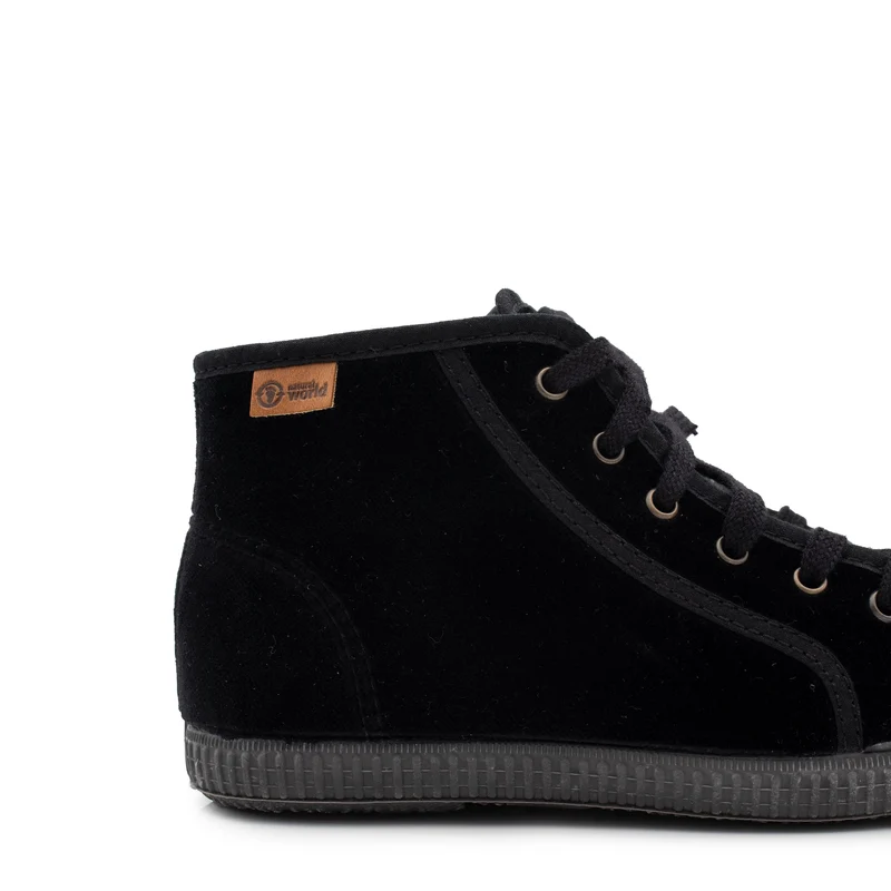 Bota negra 534 Natural World