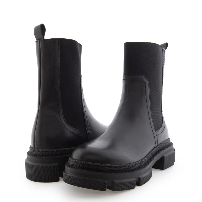 Botín negro MARITA 220V