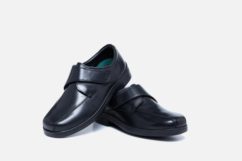 Zapatos con velcro Tredd Well Peter de ajuste ancho para hombre