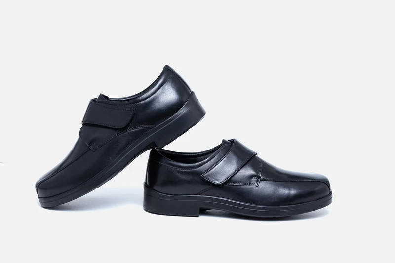Zapatos con velcro Tredd Well Peter de ajuste ancho para hombre