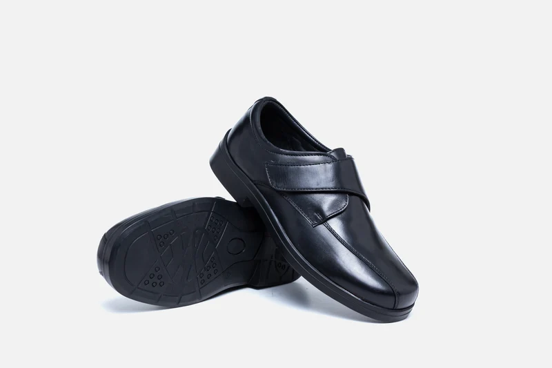 Zapatos con velcro Tredd Well Peter de ajuste ancho para hombre
