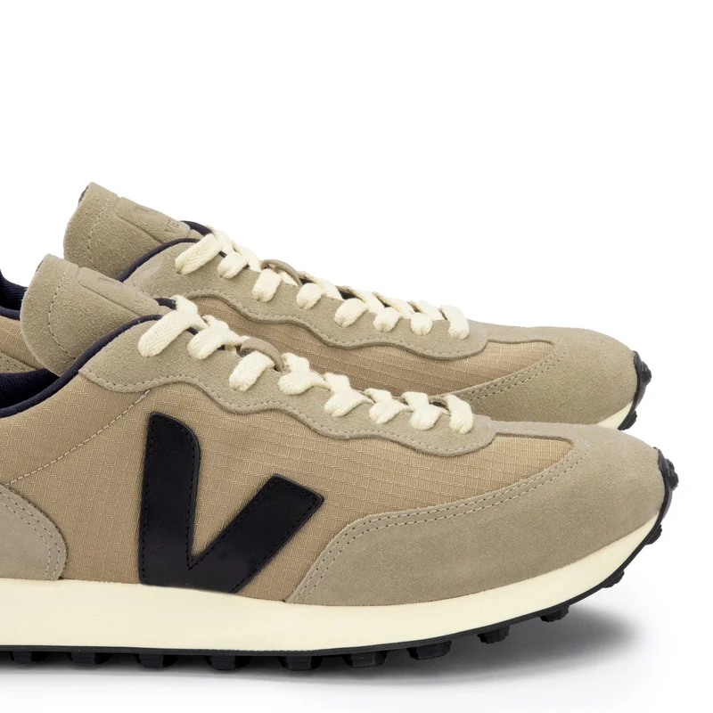 Deportiva dune/negro RIOBRANCO Veja