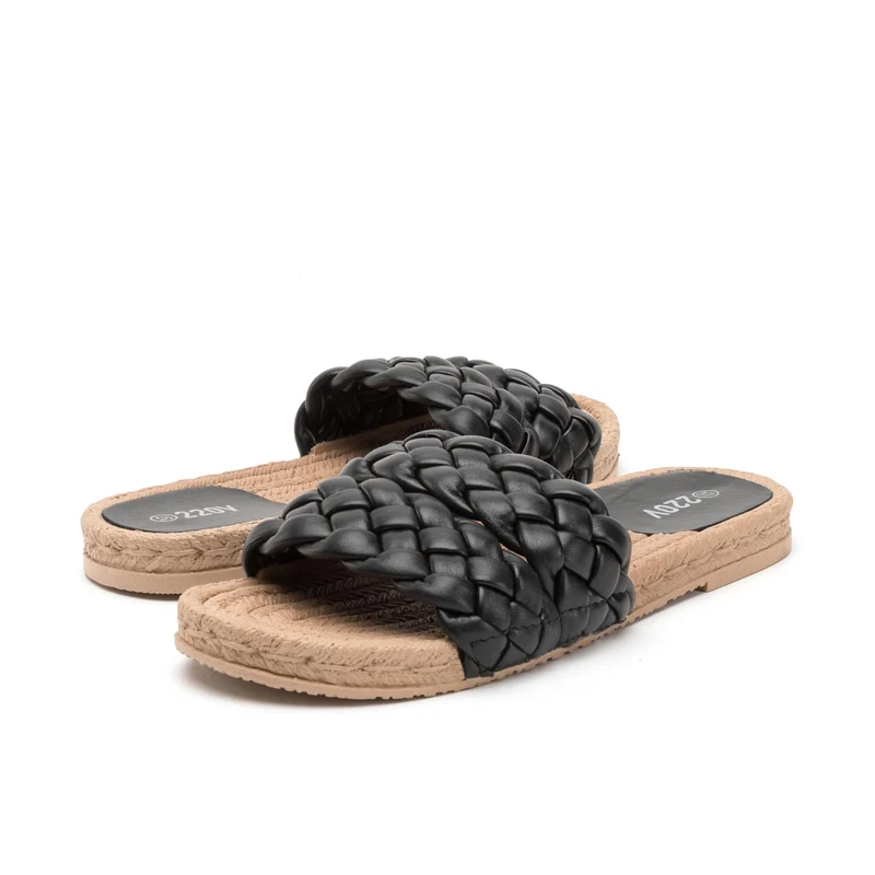 Sandalia negra AMBAR 220V