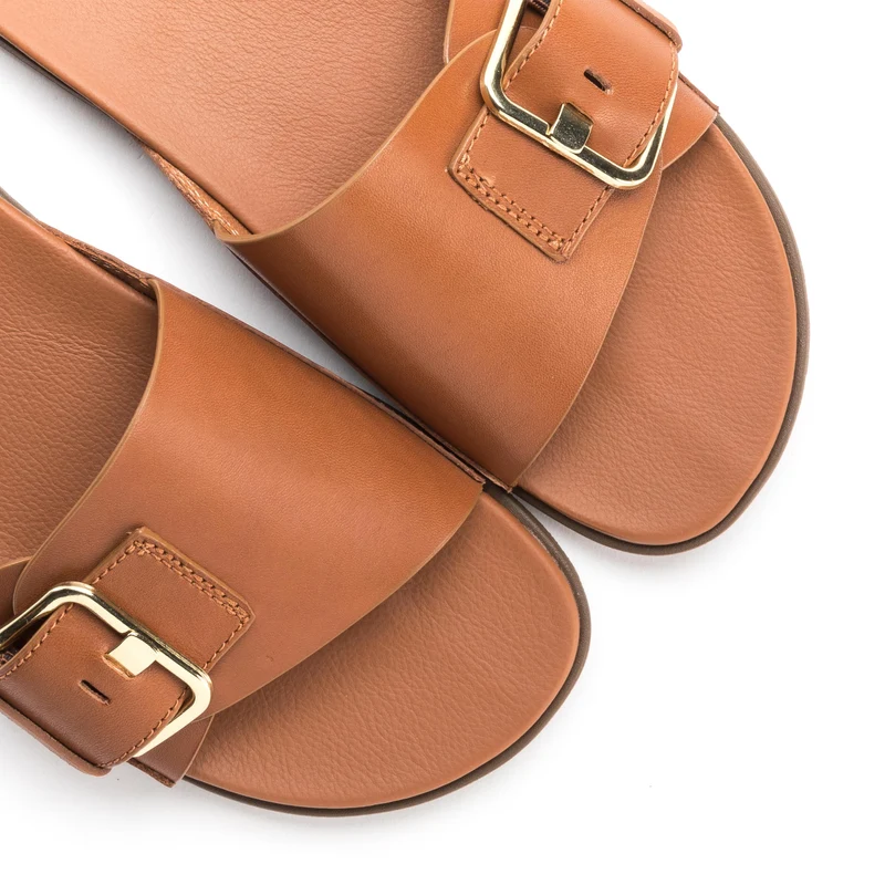 Zueco cuero SOLIVAN UGG