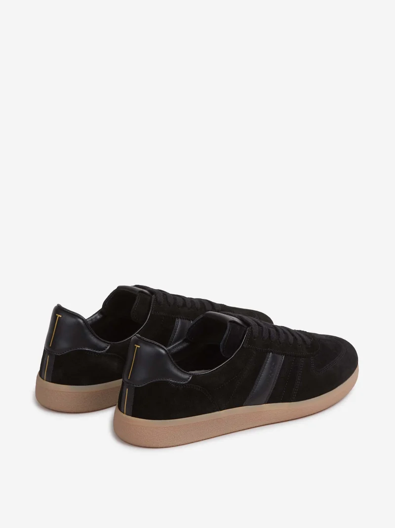 Sneakers Suede