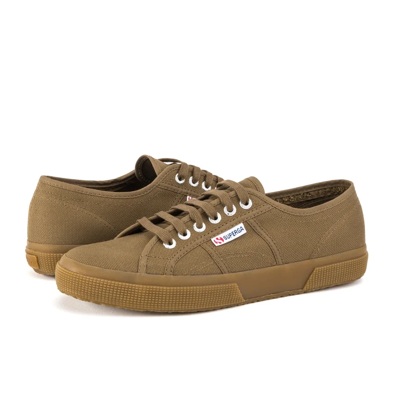 Zapatilla total tostado 2750COTU Superga