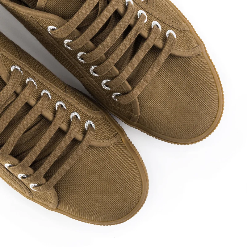 Zapatilla total tostado 2750COTU Superga