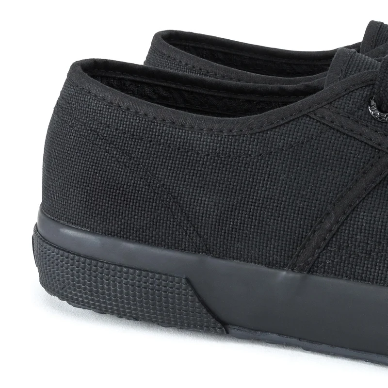 Zapatilla total negro 2750COTU Superga