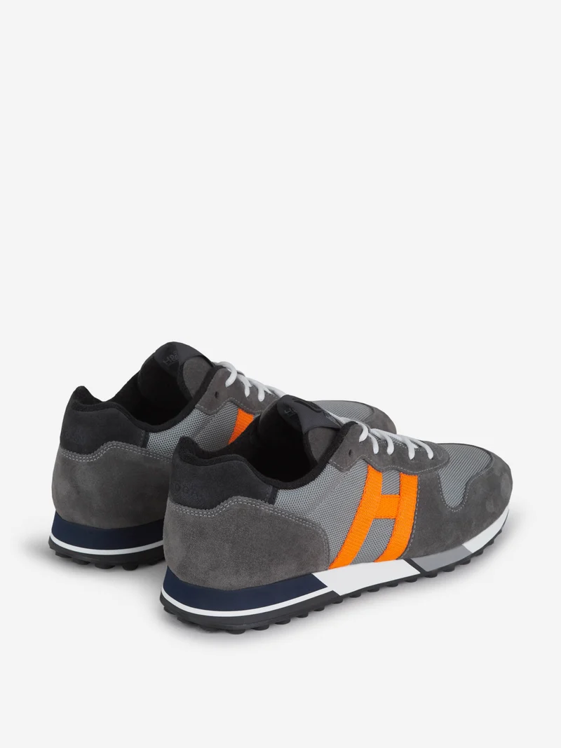 Sneakers H383