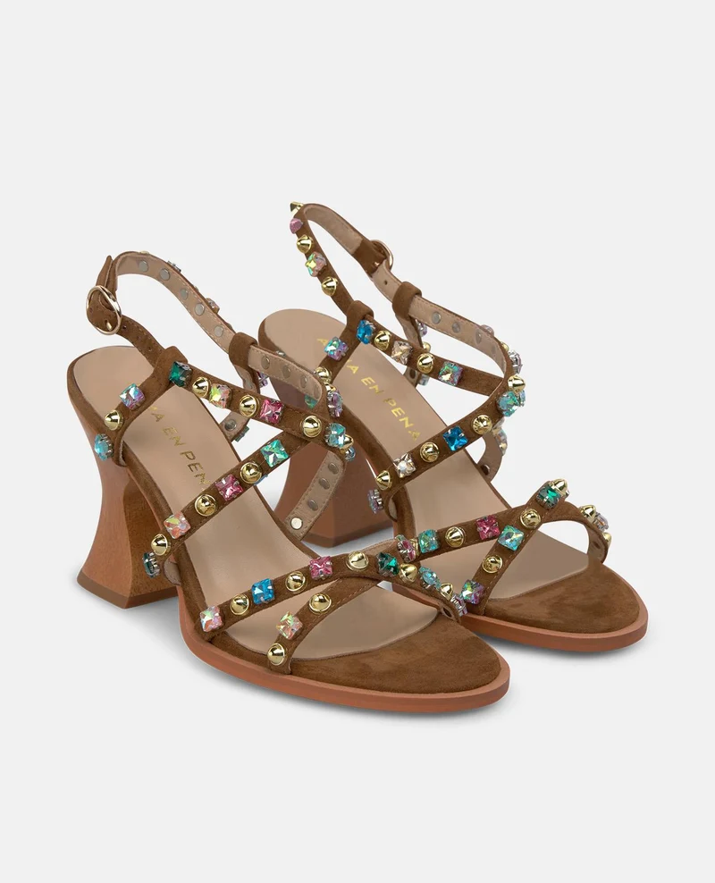 SANDALIA TIRAS MULTIFUNCION TACHAS