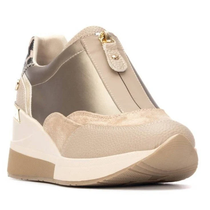 MUJER DEPORTIVA CUÑA BEIGE