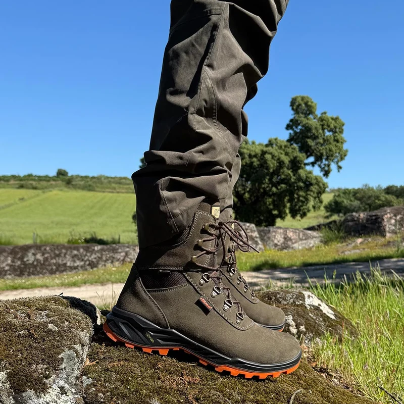 Botas de montaña y trekking Unisex Chiruca Malviz 01 Gore-Tex Kaki