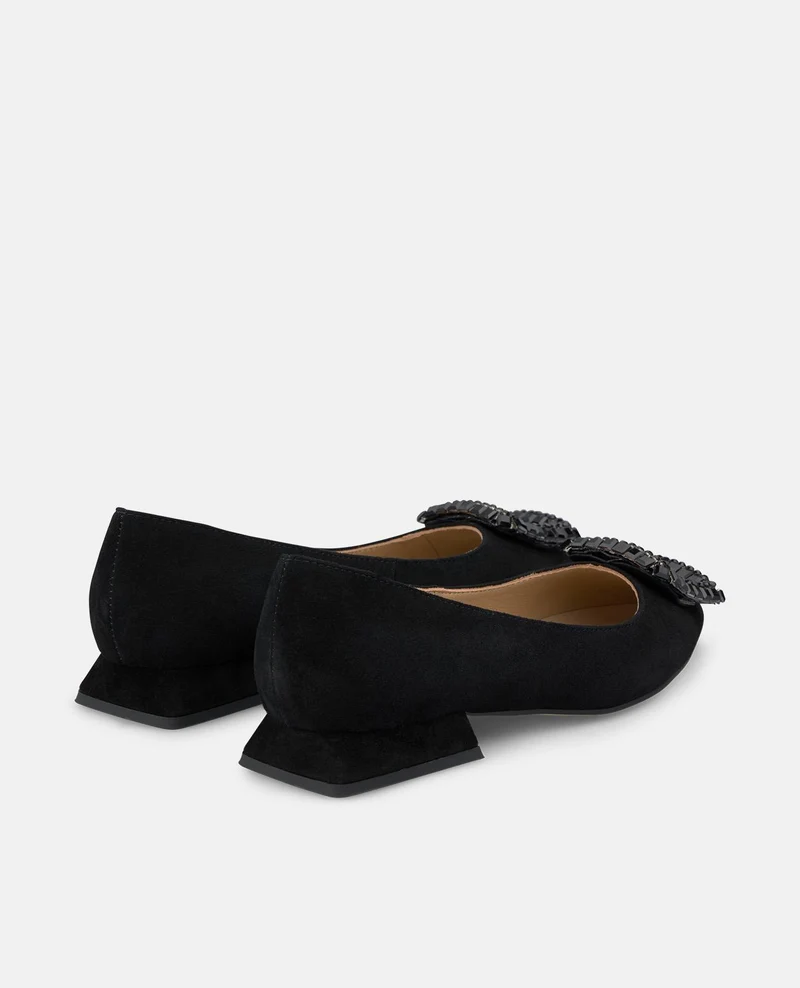 ZAPATO PLANO ADORNO CUADRADO