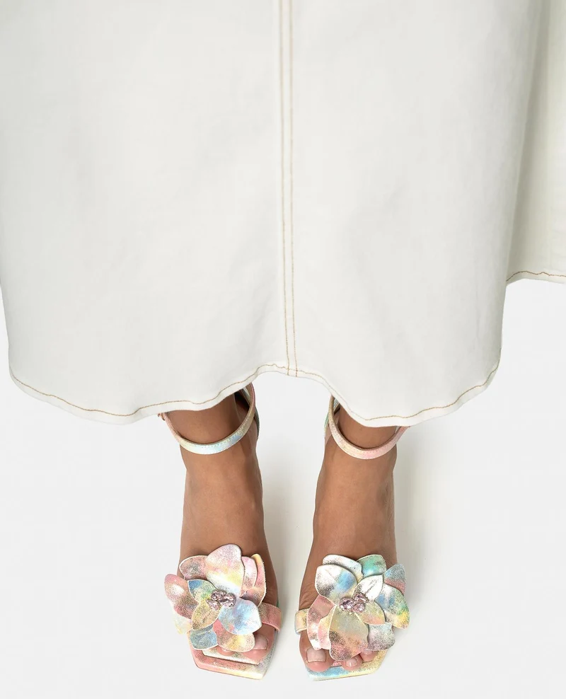 SANDALIA TACON FLOR