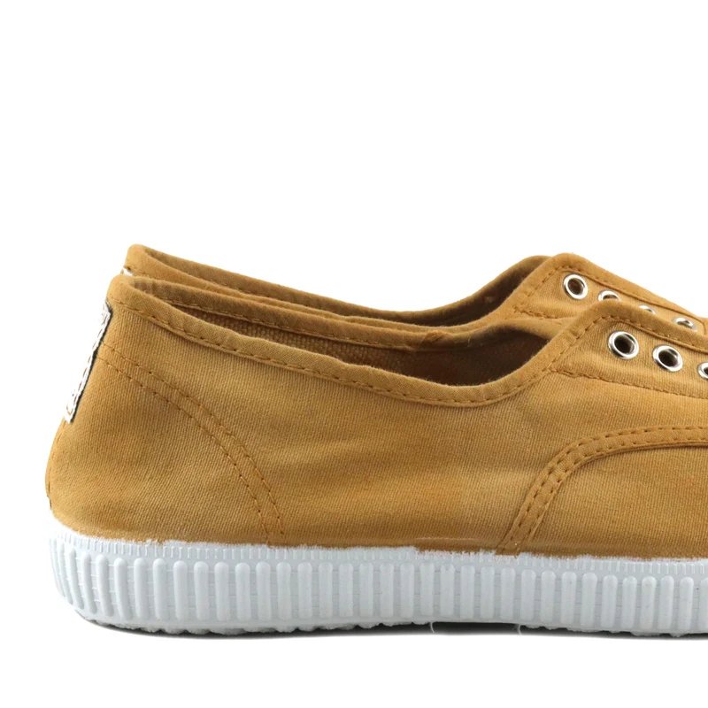 Zapatilla mostaza 88088 La Cadena