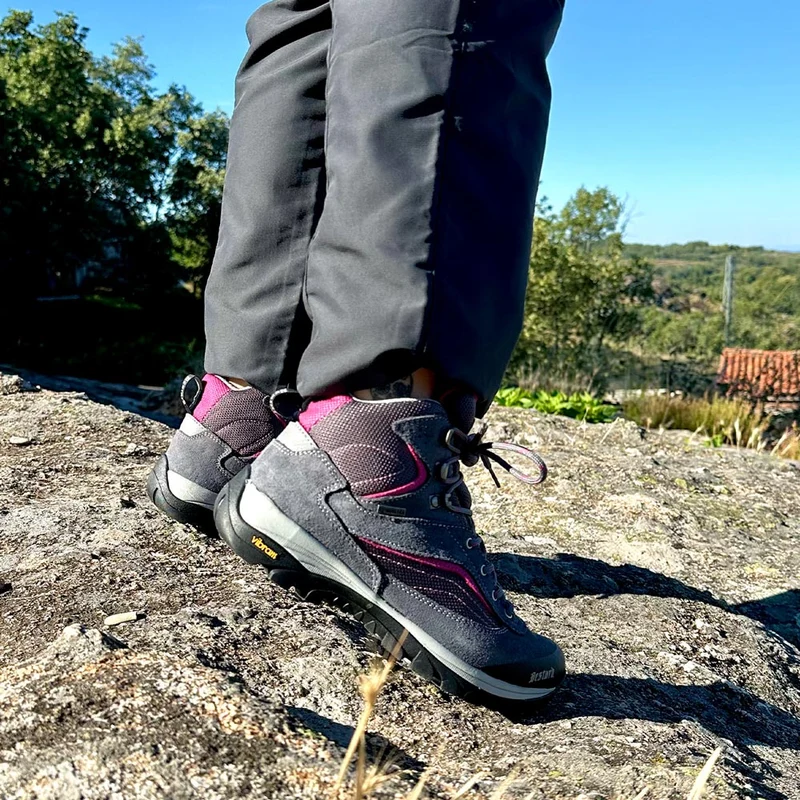 Botas de montaña y trekking Mujer Bestard Aroa W Gore-Tex 2140 Gris