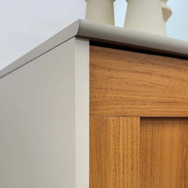 Tokoa Mesa Auxiliar con 3 Puertas 130cm Off White (48434)