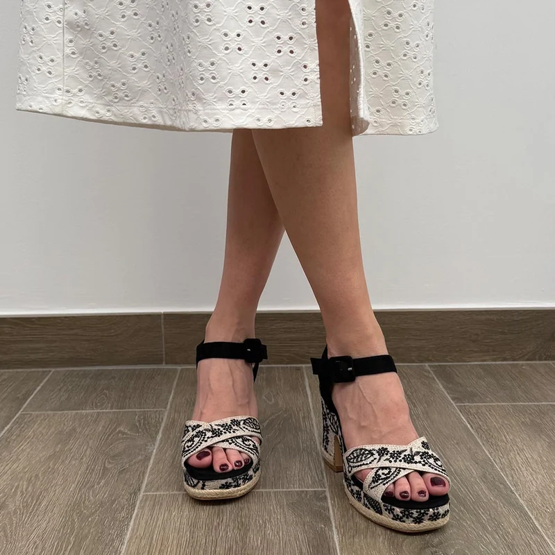 Sandalias de Esparto Mandarina Brígida Negro