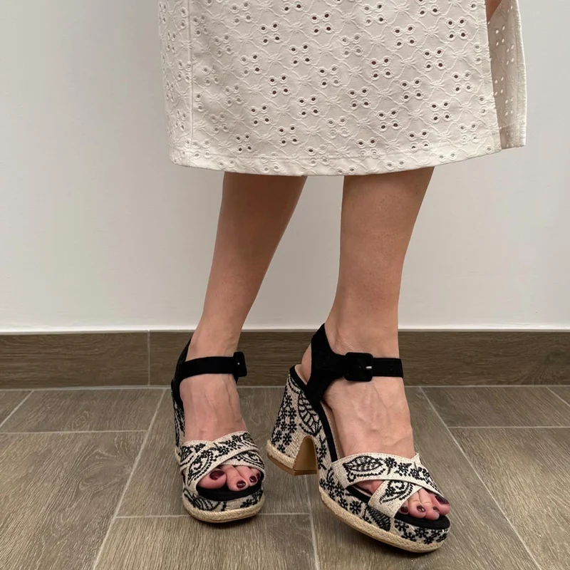 Sandalias de Esparto Mandarina Brígida Negro