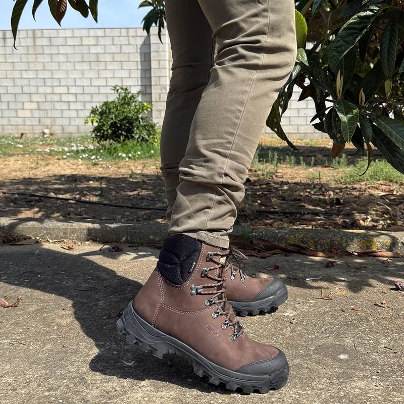 Botas de montaña y trekking Unisex Chiruca Bora 42 Gore-Tex Marrón