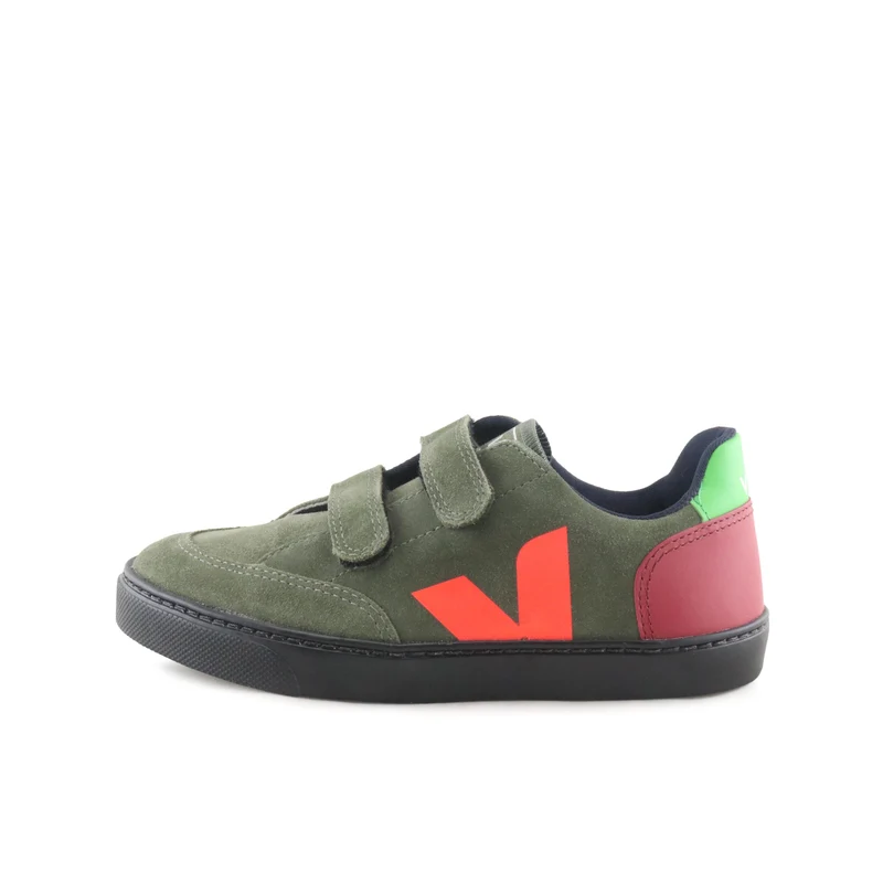 Deportiva kaki V12VEL Veja