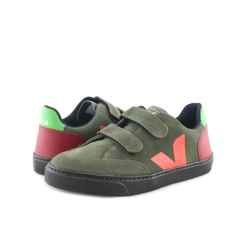 Deportiva kaki V12VEL Veja