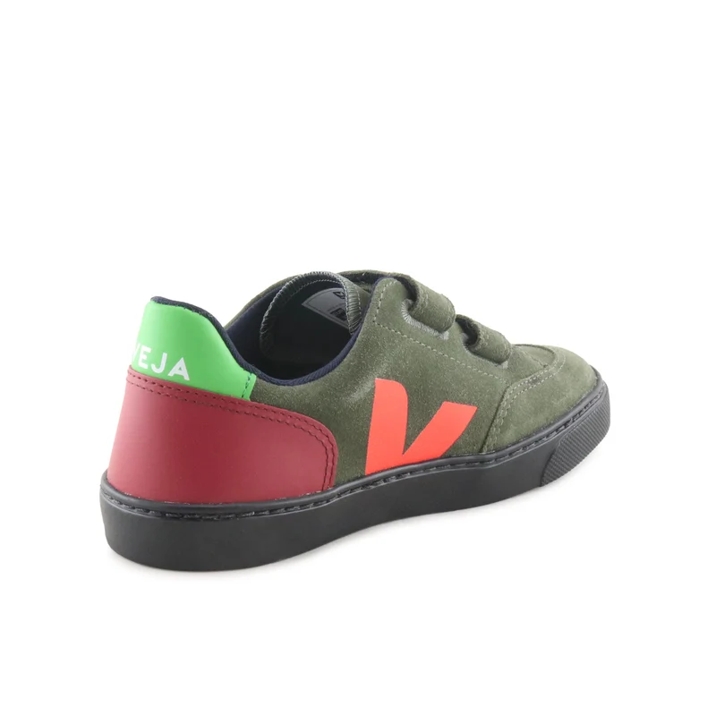 Deportiva kaki V12VEL Veja