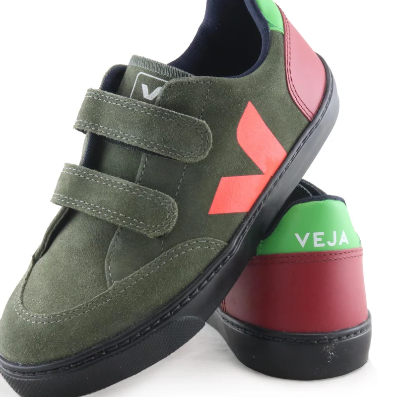 Deportiva kaki V12VEL Veja