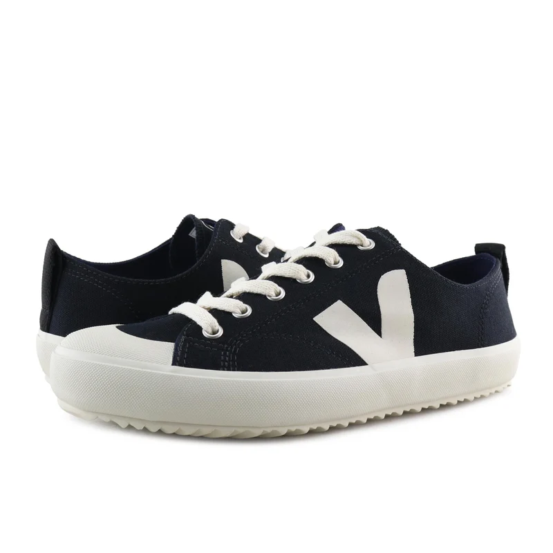 Zapatilla negra NOVA Veja