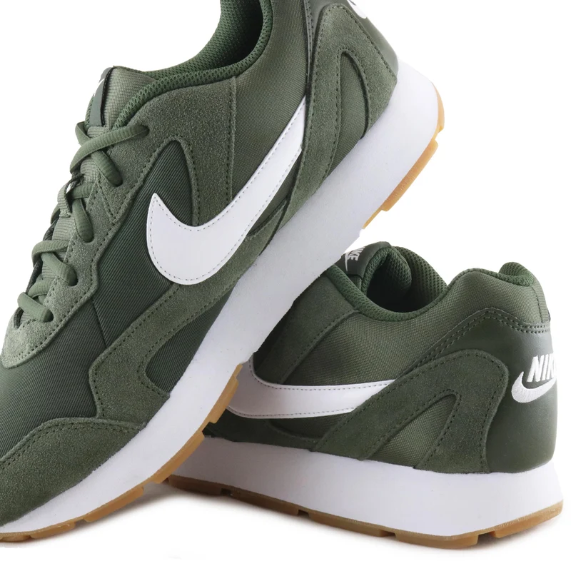 Deportiva kaki DELFINE Nike