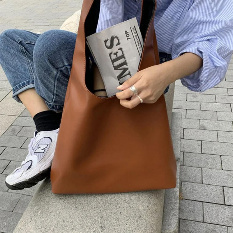 Miomu Bolso Hobo de Diseño Minimalista