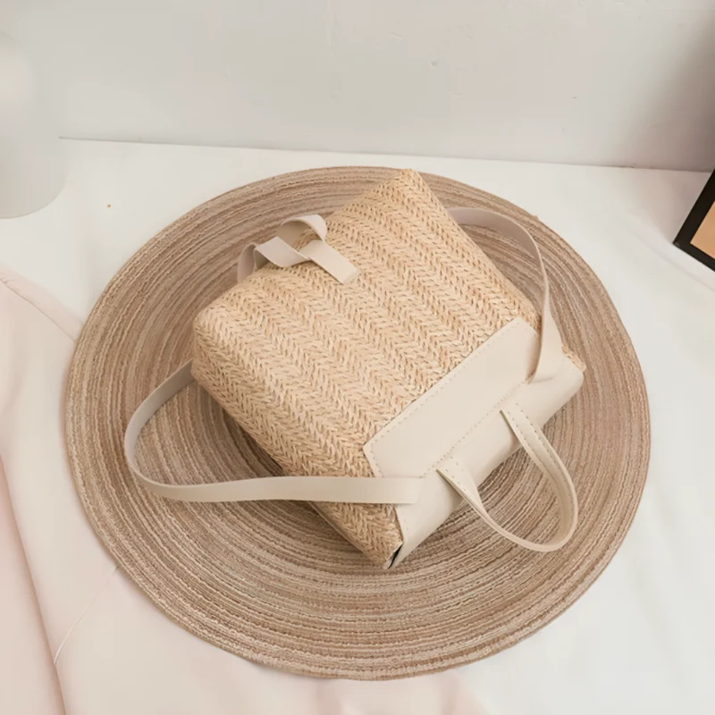 Miomu Mochila de Mimbre con Solapa de Cuero Sintético