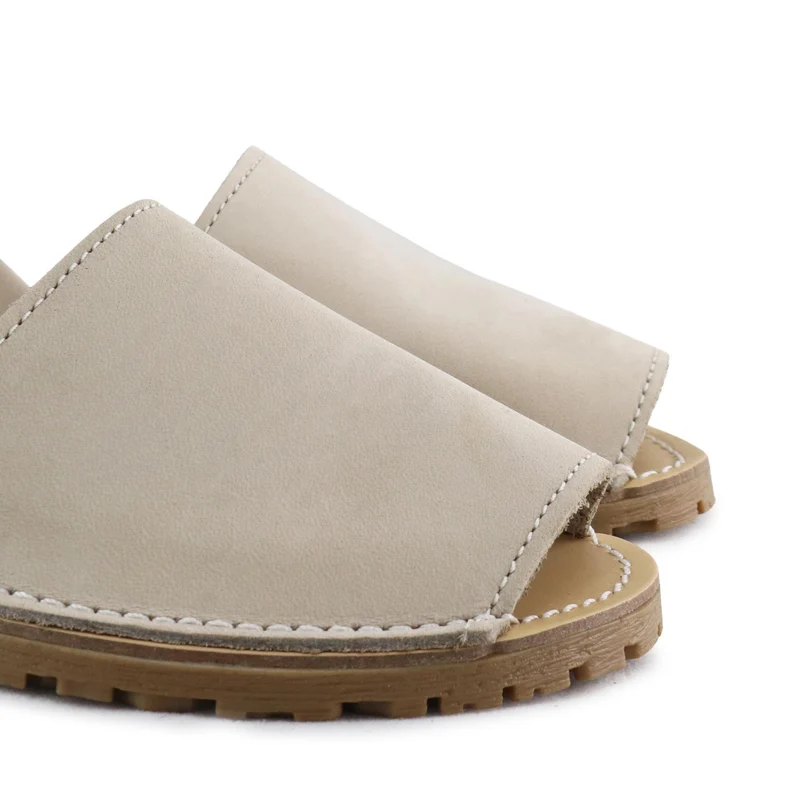 Menorquina nobuk beige oscuro 551 Jeromín