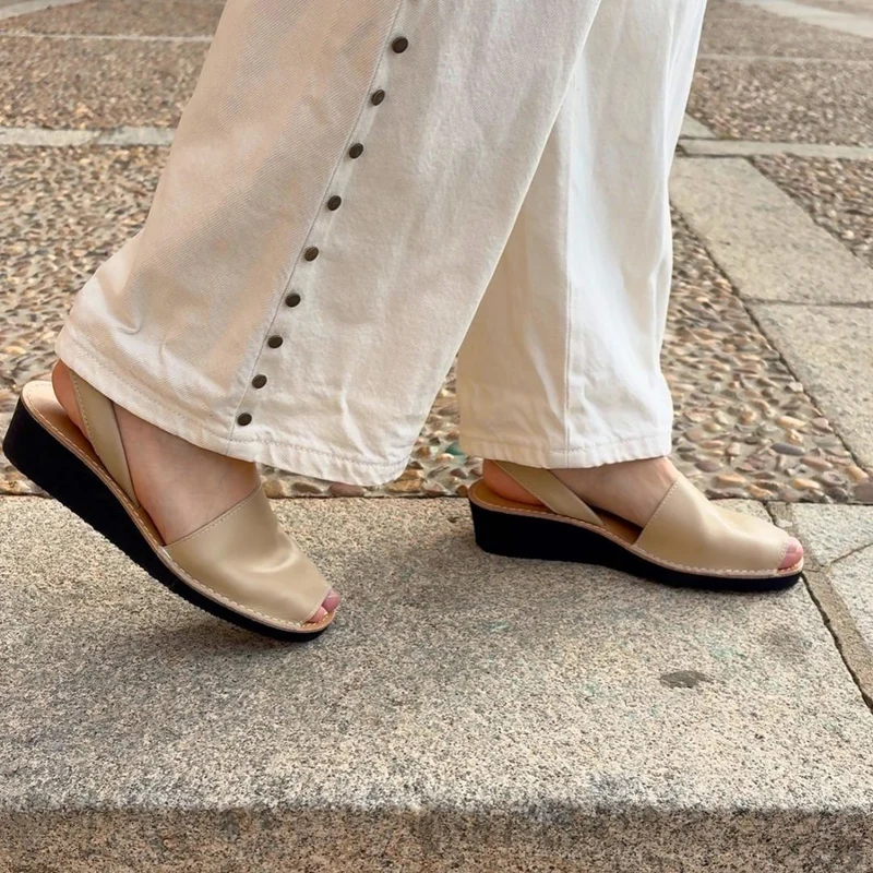 Sandalias Menorquinas Cuña Beige