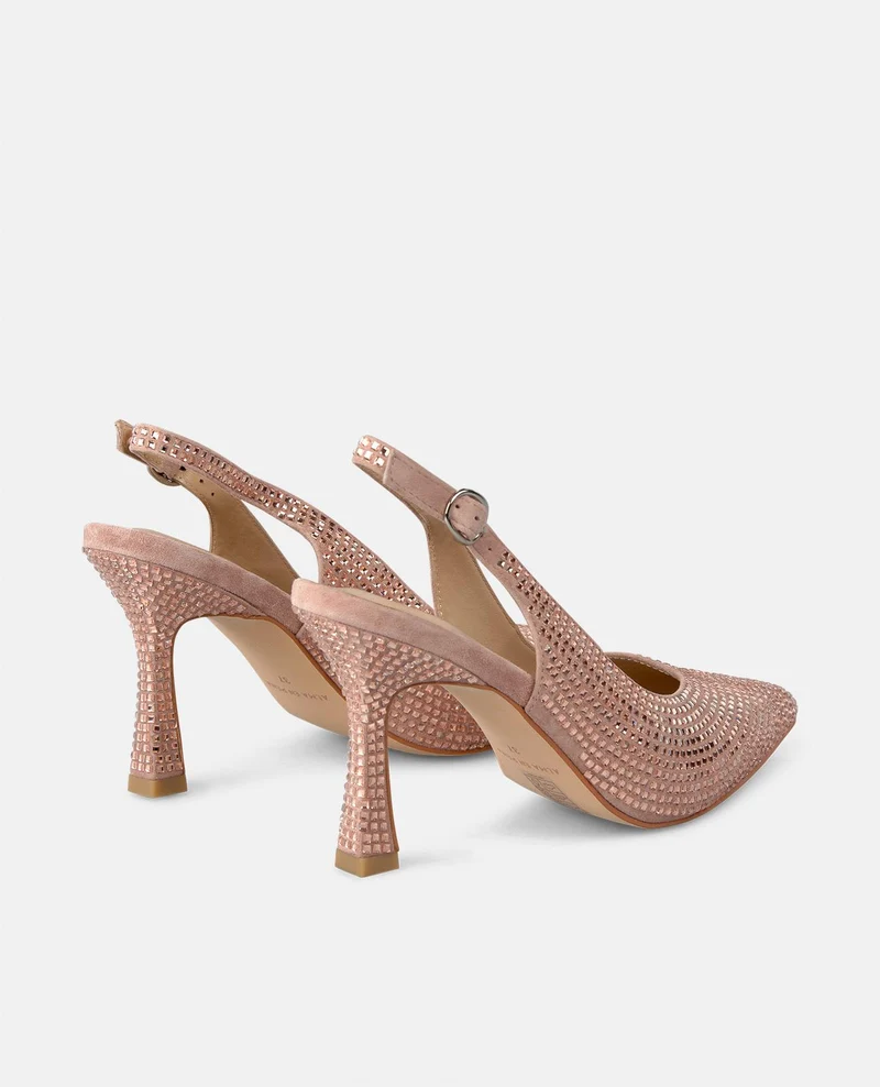 ZAPATO CUBIERTO CON PEDRERÍA