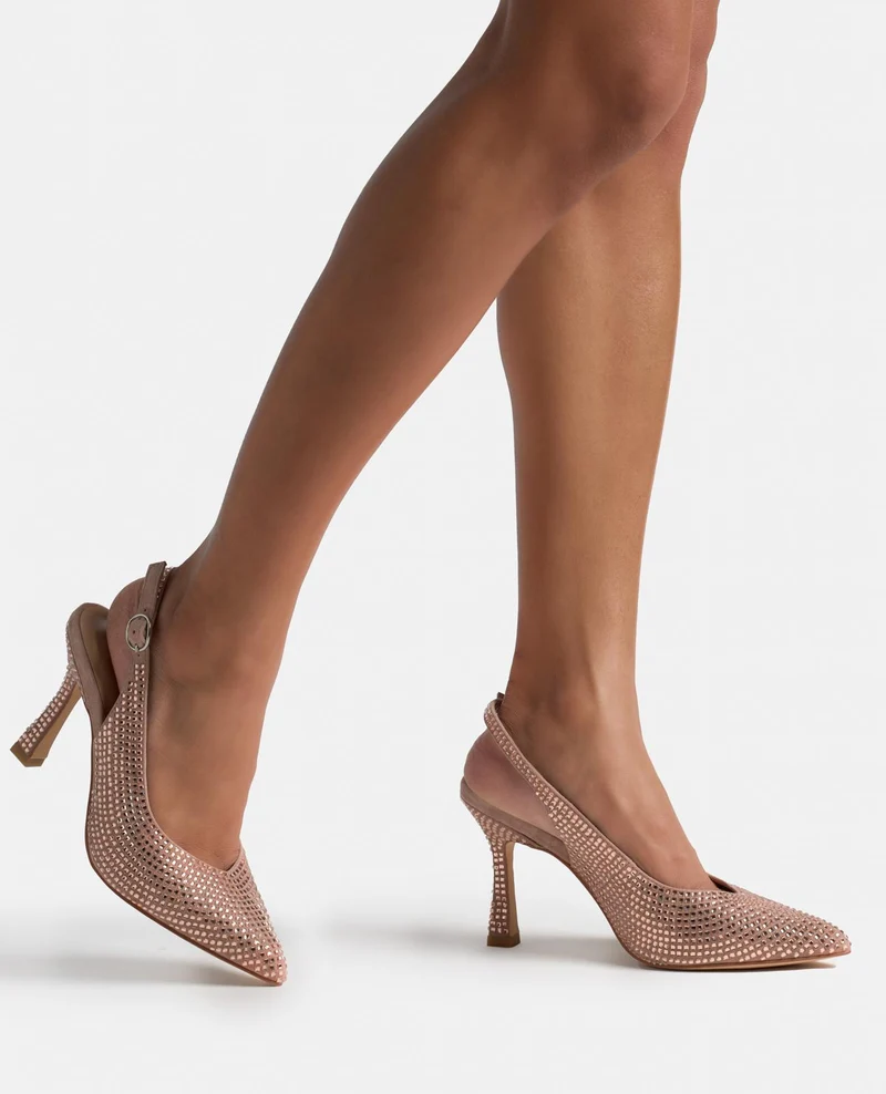 ZAPATO CUBIERTO CON PEDRERÍA