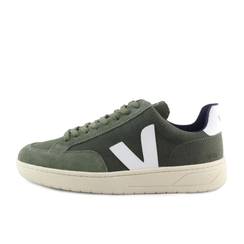 Deportiva kaki V12 Veja