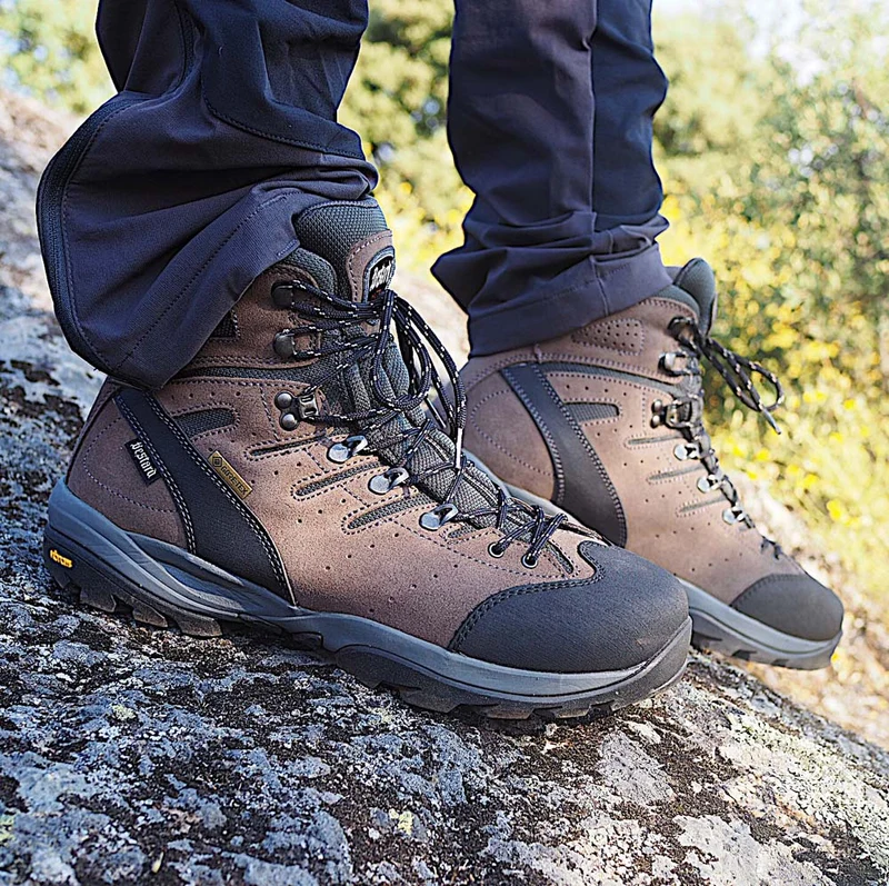 Botas de montaña y trekking Hombre Bestard Turó Gore-Tex Marrón