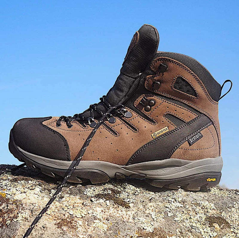 Botas de montaña y trekking Hombre Bestard Turó Gore-Tex Marrón