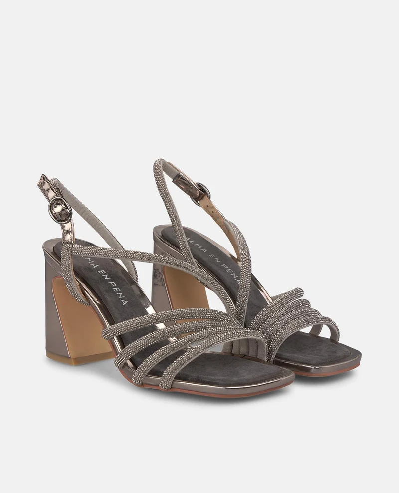 SANDALIA CON TIRAS