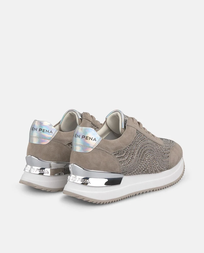 SNEAKER ESTAMPADA PEDRERÍA